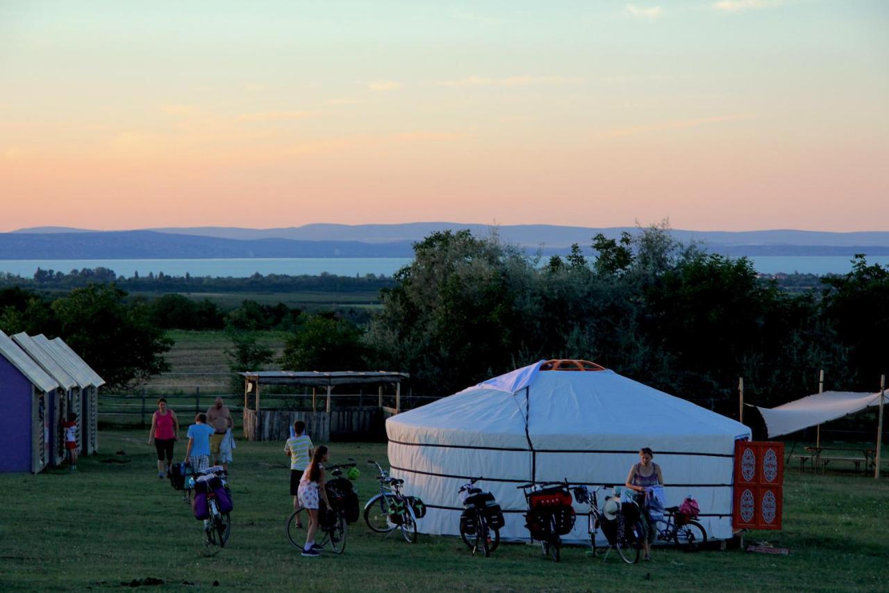 Dharma Horse Shelter Bungalows & Farmping Σίοφοκ Εξωτερικό φωτογραφία